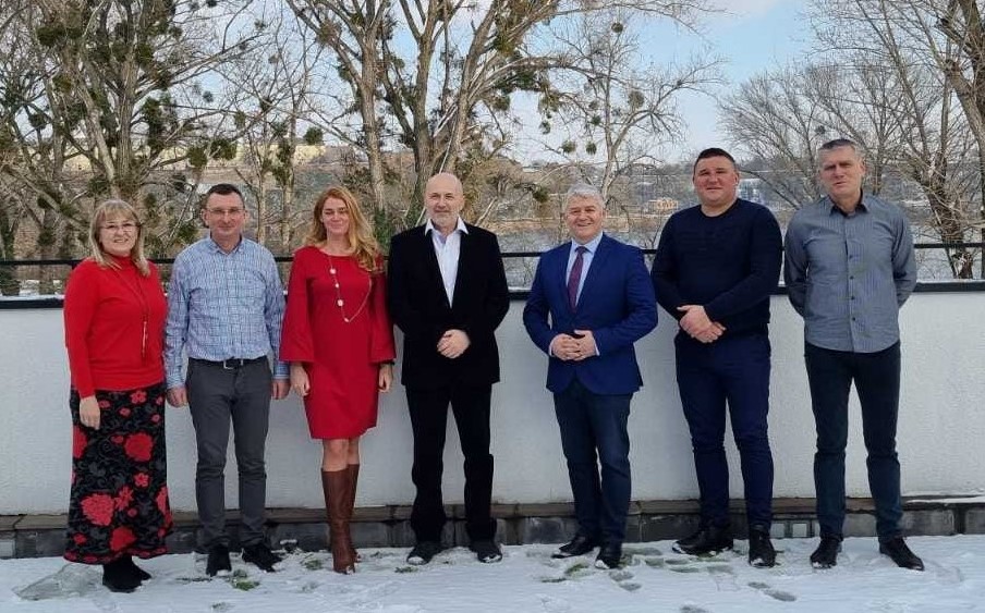 Dogovor o proširenju suradnje Fakulteta za dentalnu medicinu i zdravstvo Osijek s rektorom Univerziteta u Novom Sadu, dekanicom Medicinskog fakulteta Novi Sad i direktoricom Klinike za stomatologiju Vojvodine