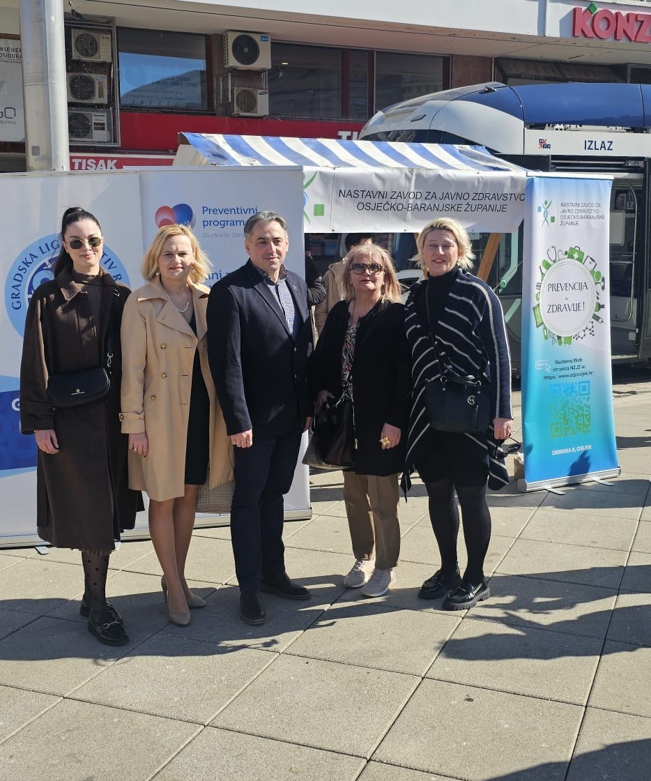 Prevention Saves Lives: FDMZ Faculty Members Take Part in Colon Cancer Awareness Campaign