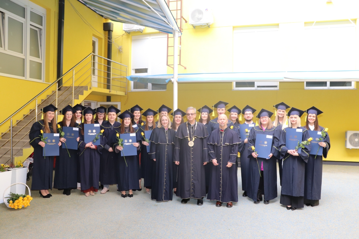 Promovirani prvostupnici i magistri sestrinstva u Osijeku